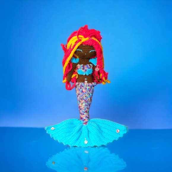 Handmade Crochet Little Mermaid Ariel Amigurumi Doll - Picture 2 of 8